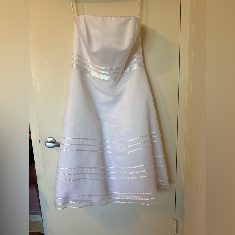David's Bridal White Strapless Gown